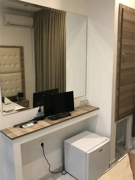 Hotel Rex 테살로니키 2*,